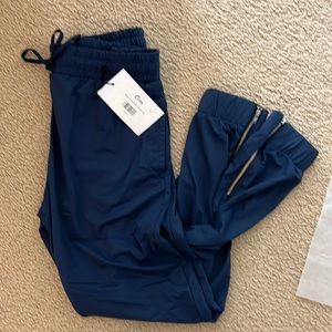 NWT ZYIA navy everywhere pants size Small